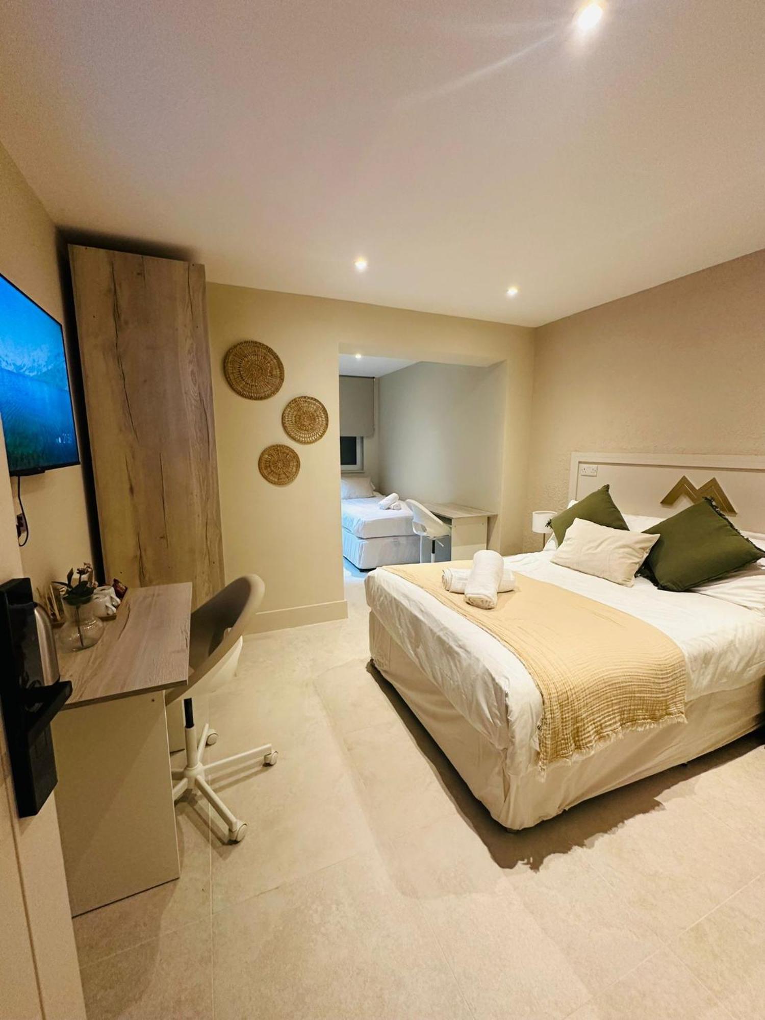 Msm Arena Hotel London Bagian luar foto